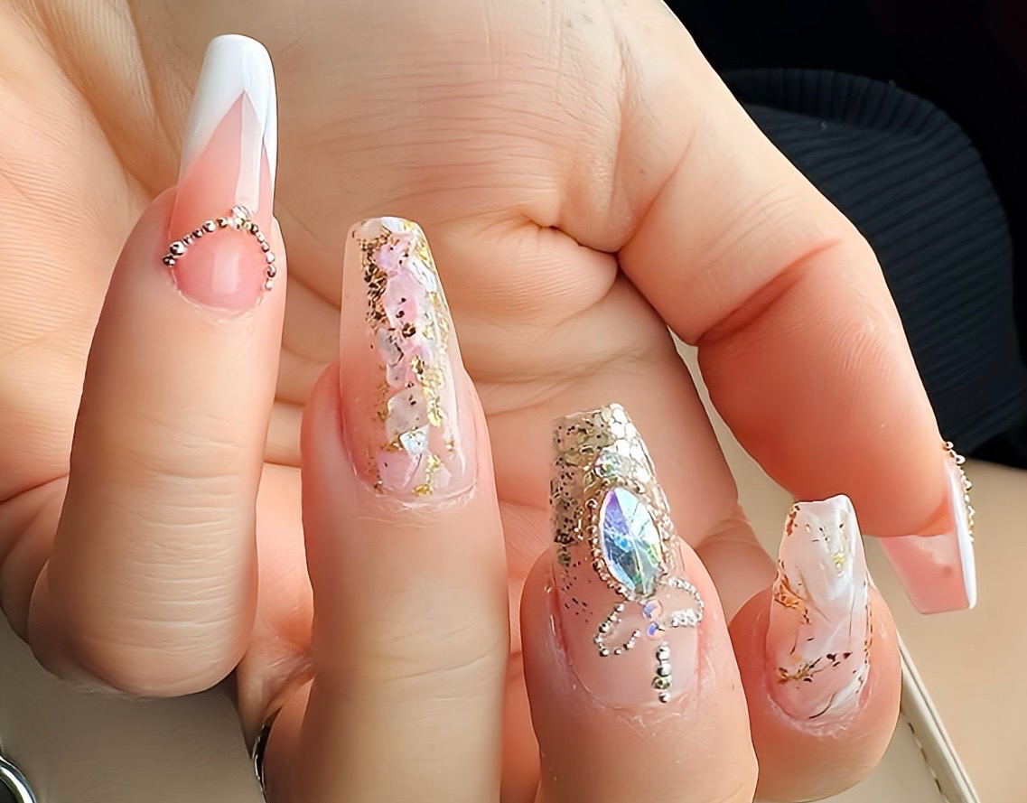 Vernis semi permanant, pose d'ongles dans les ardennes - charleville - auvillers les forges - hirson - estheticienne