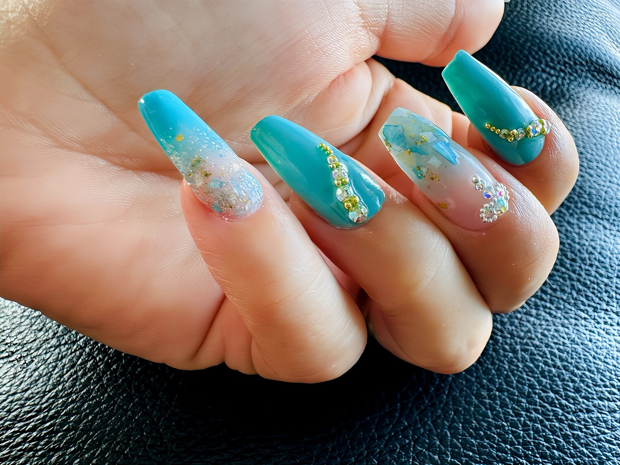 Vernis semi permanant, pose d'ongles dans les ardennes - charleville - auvillers les forges - hirson - estheticienne