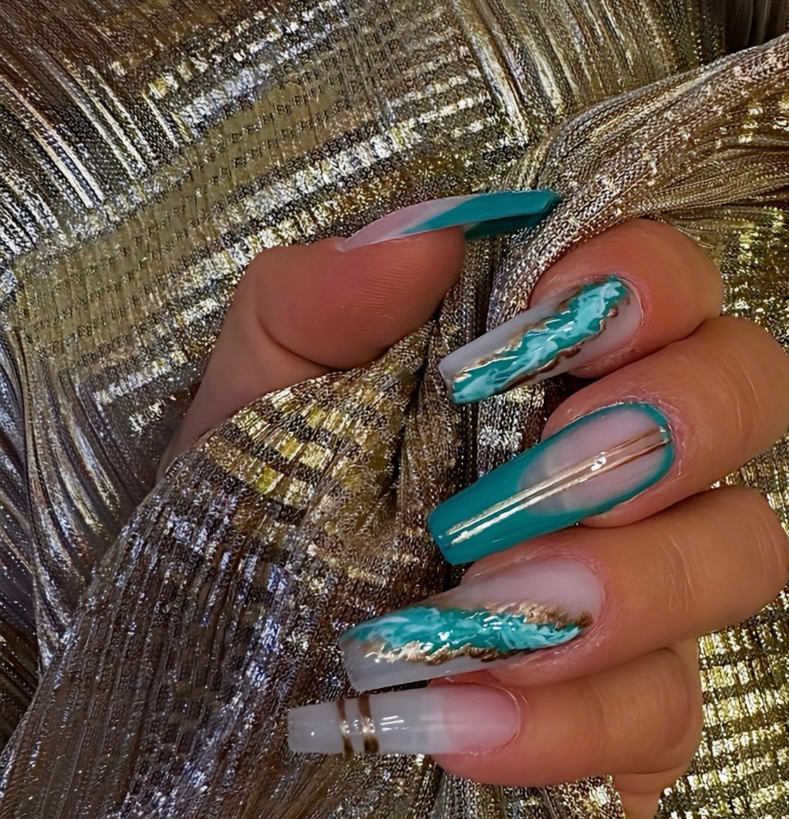 Vernis semi permanant, pose d'ongles dans les ardennes - charleville - auvillers les forges - hirson - estheticienne